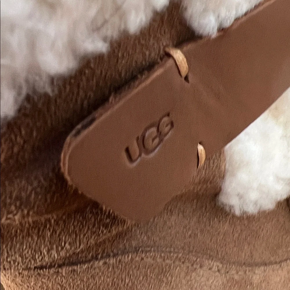 UGG Women's Moxy Bull On Round Toe Boots
